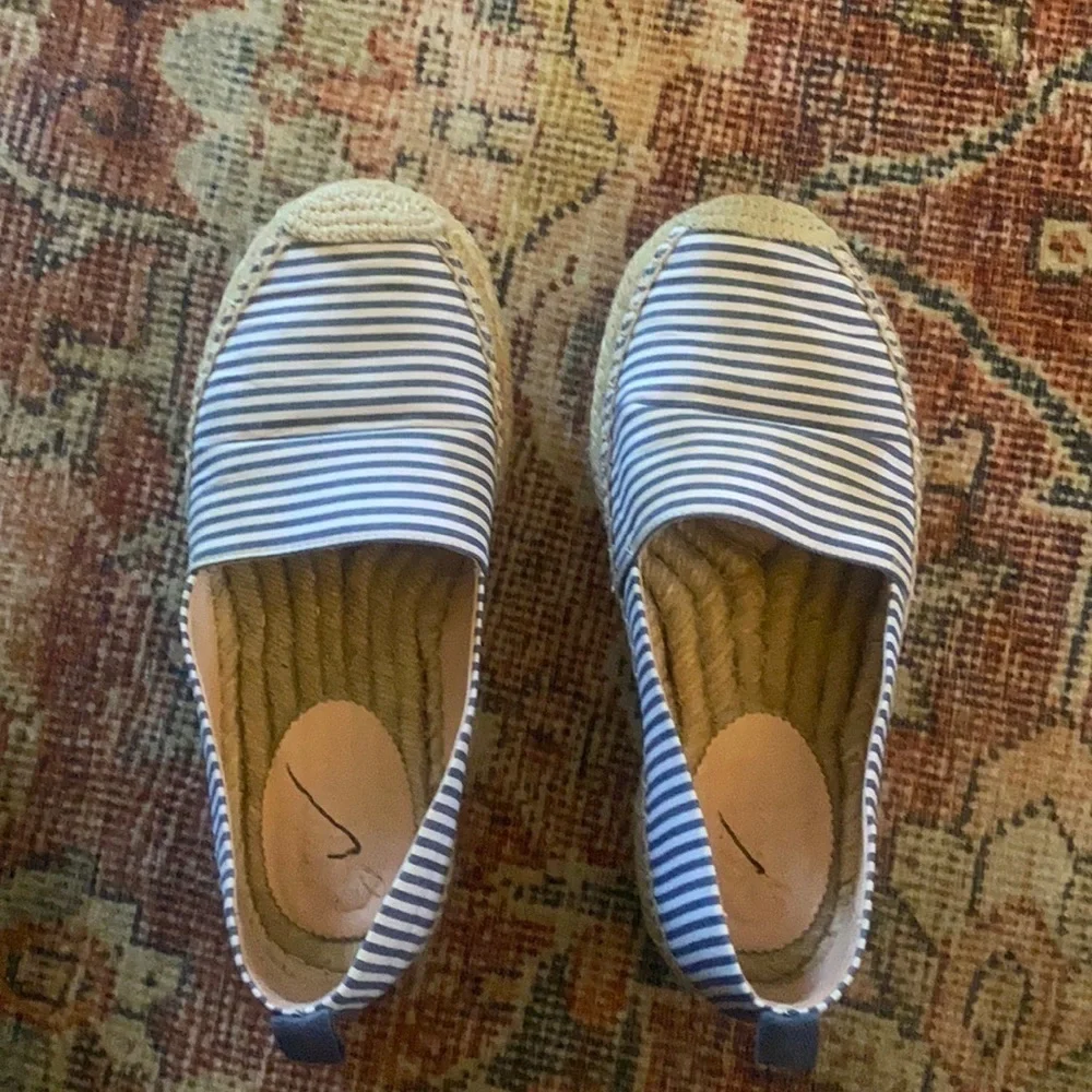 J Crew Canvas espadrille flats in stripe AX908
